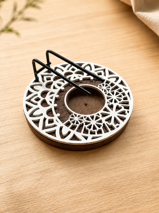 Quemador de madera con un mandala calado