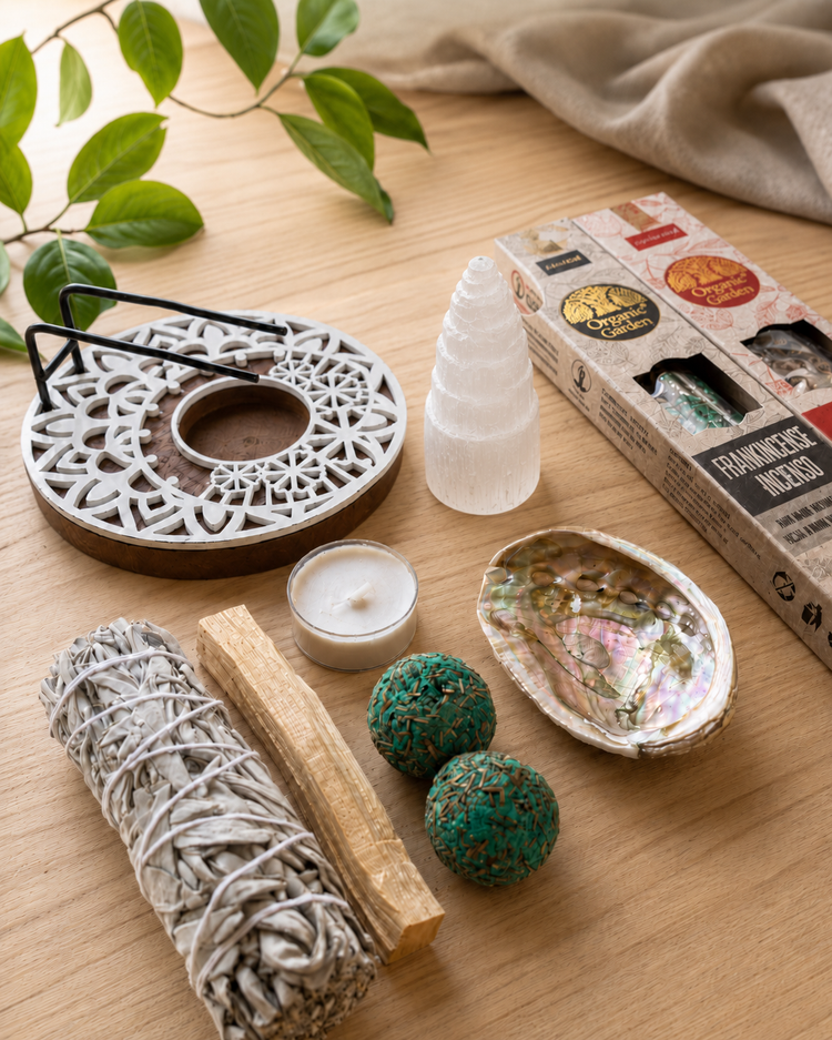 Pack de limpieza energética premium con selenita palo santo y salvia blanca